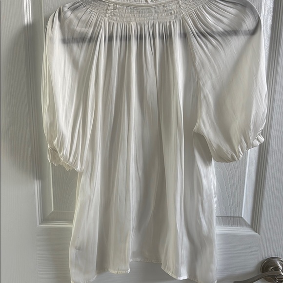 ❤️Collective Concepts Cream Puff Sleeve Blouse with Smocked Bib Collar - Picture 2 of 7